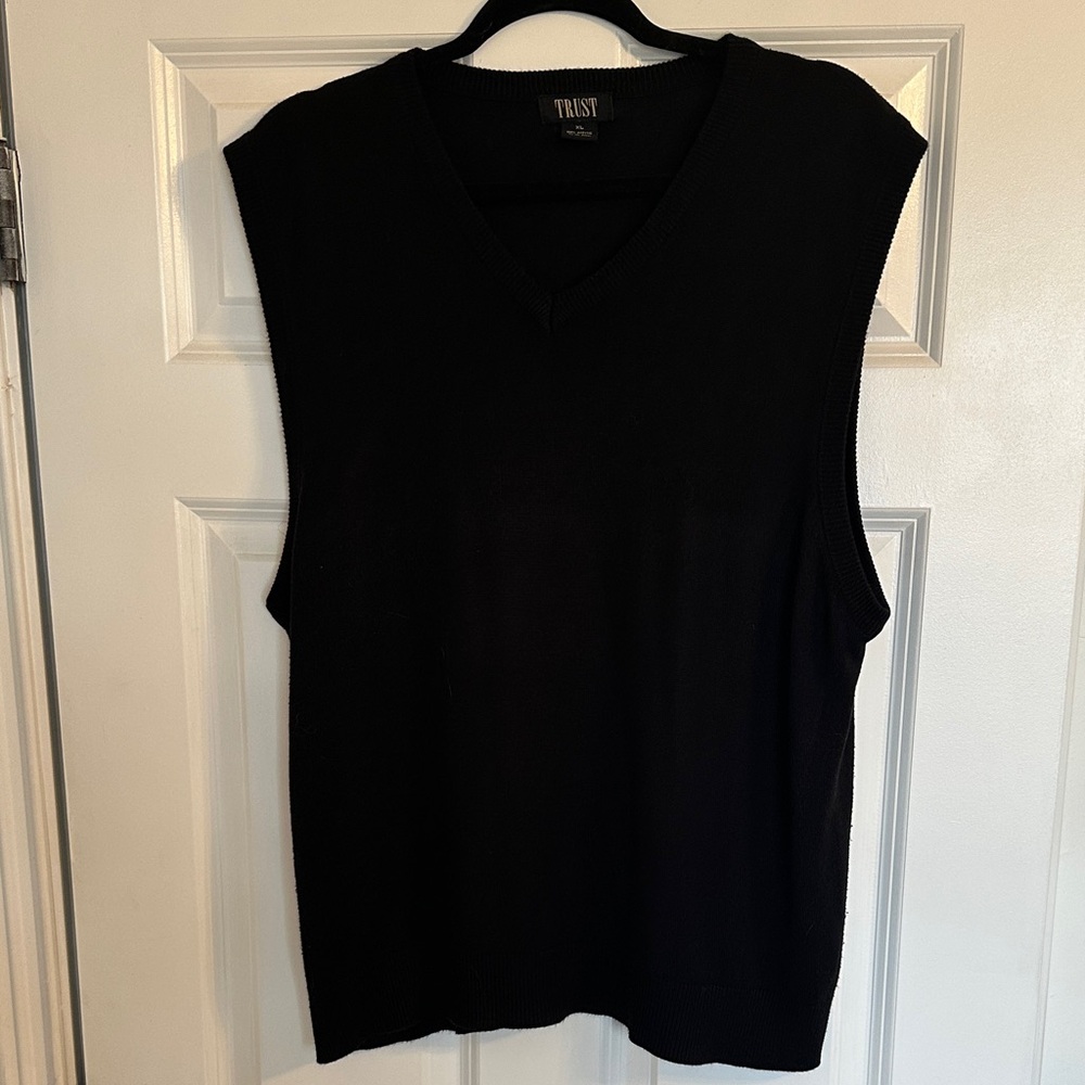 Black Sleeveless Women's Top